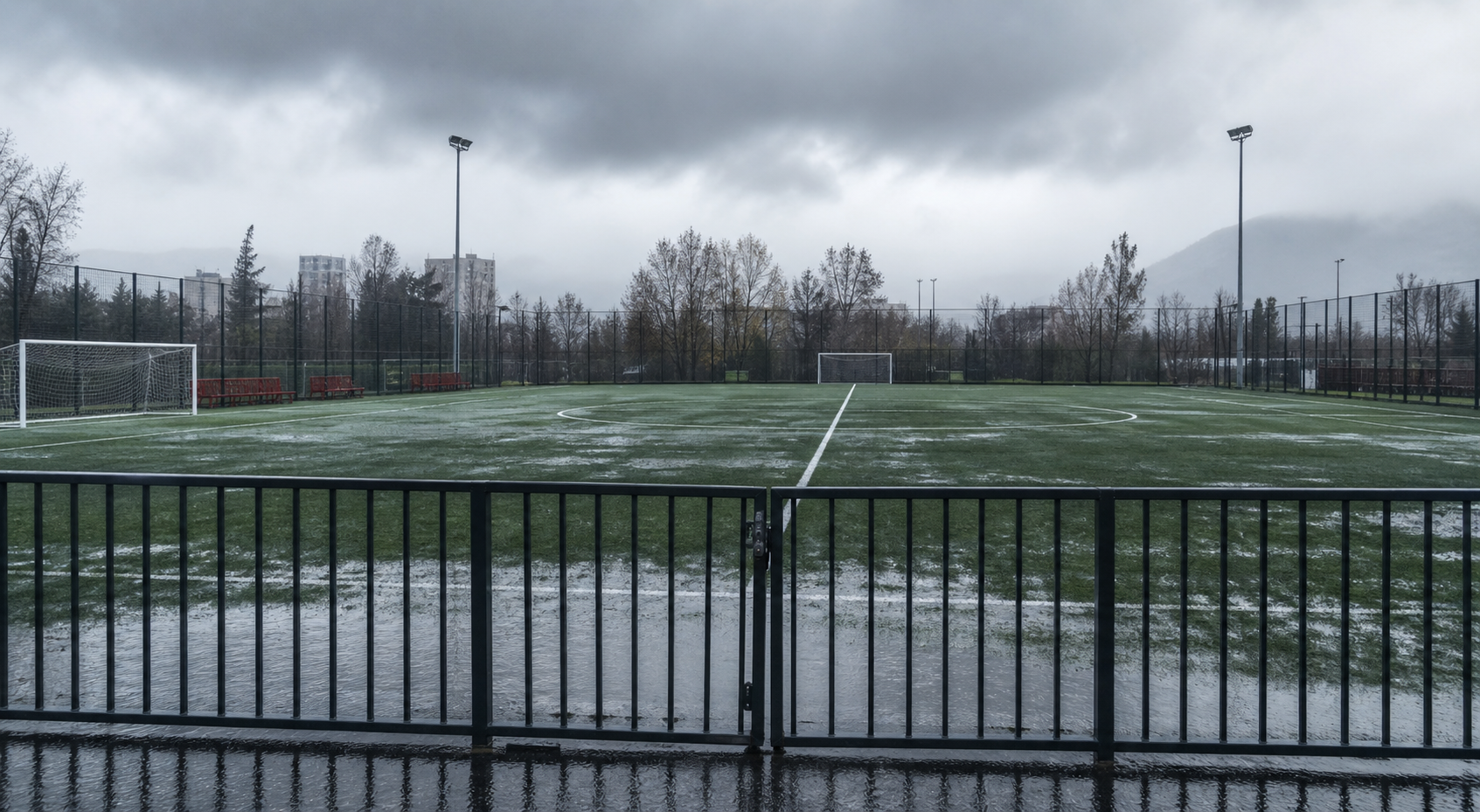 Cancha municipal cerrada por mal tiempo